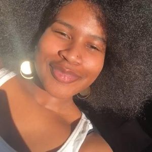 Meet your Posher, Elyse